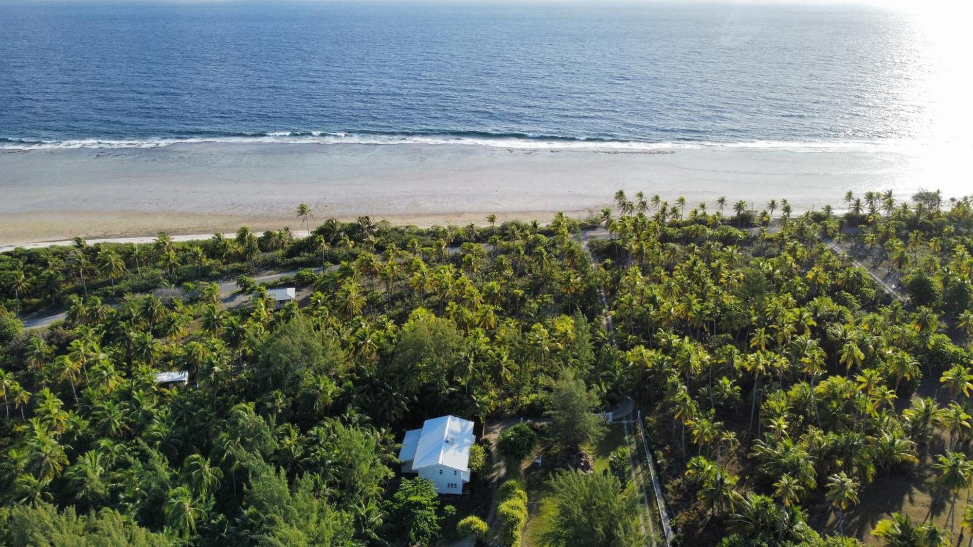 Le Coconut Lodge Avatoru Exteriör bild