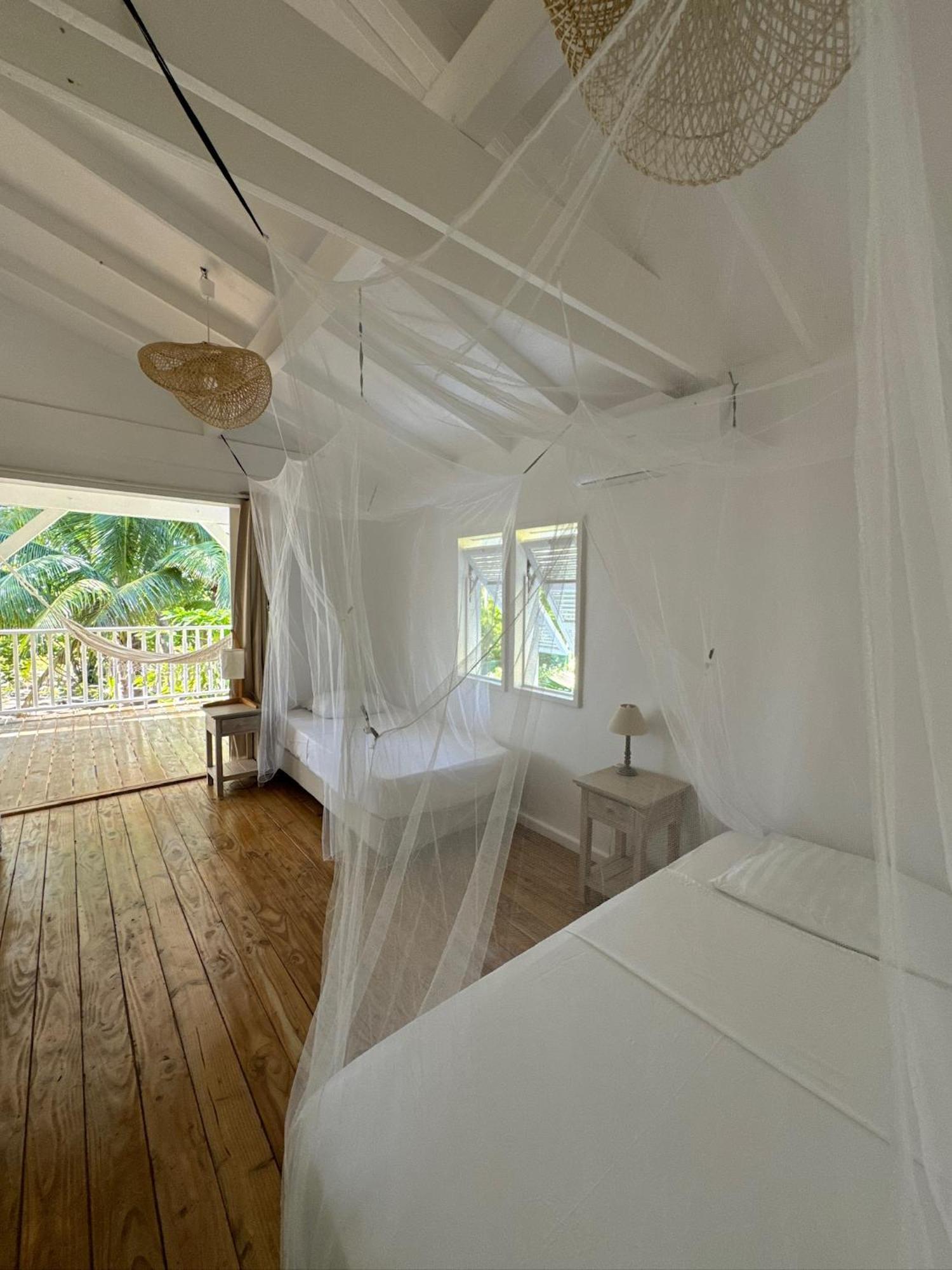 Le Coconut Lodge Avatoru Exteriör bild