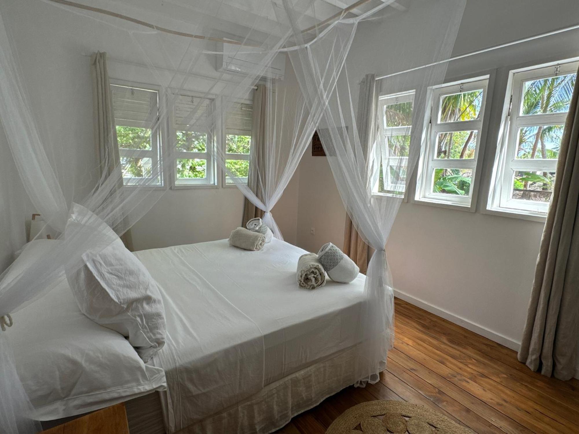Le Coconut Lodge Avatoru Exteriör bild