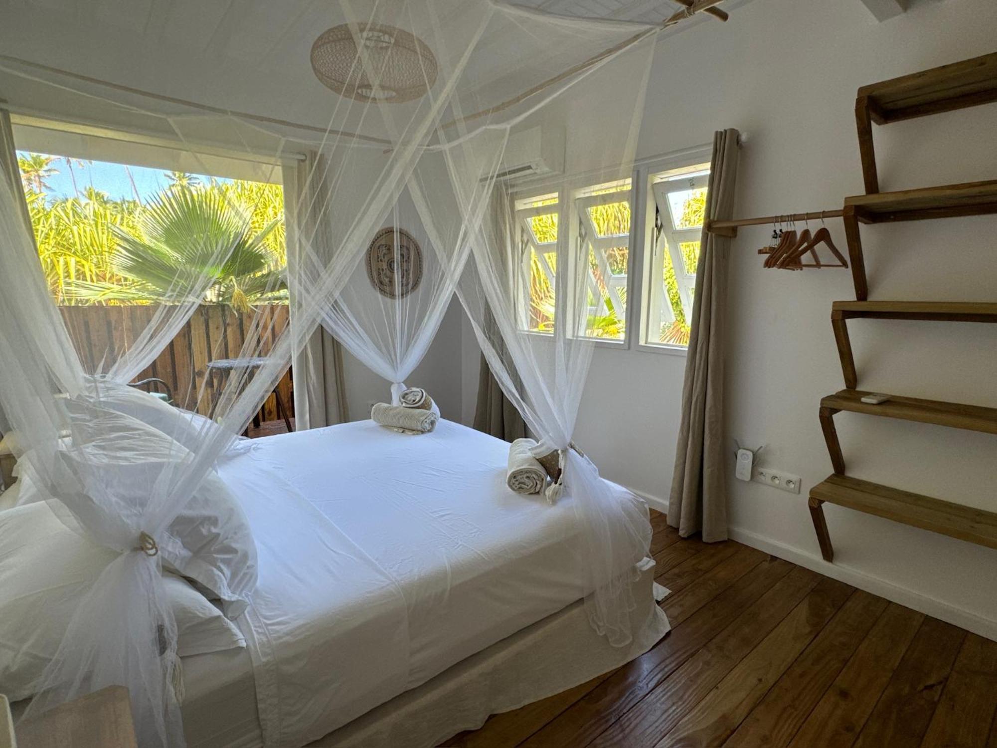 Le Coconut Lodge Avatoru Exteriör bild